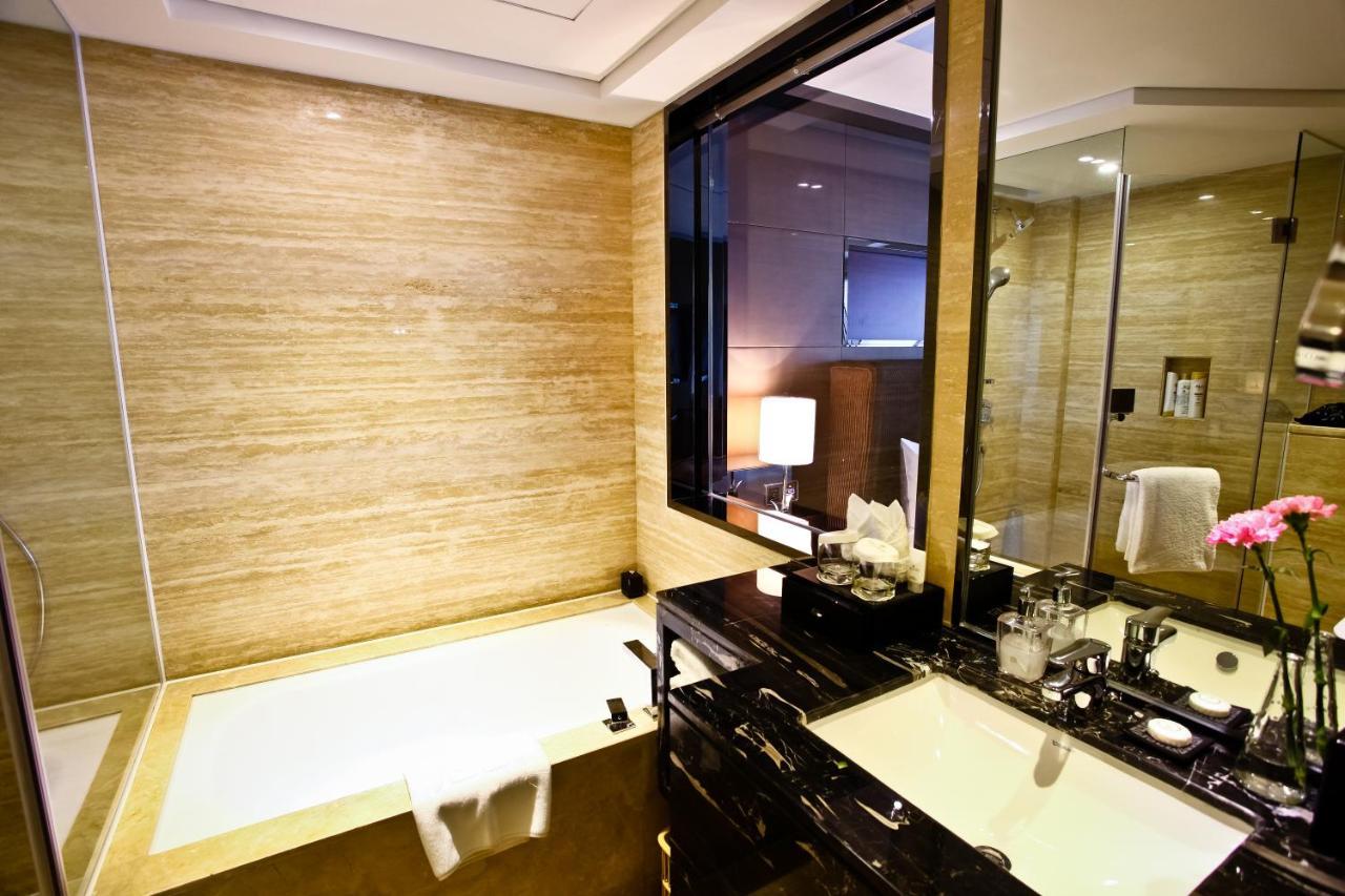 Celebrity Upper Class Hotel Chengdu Exterior photo