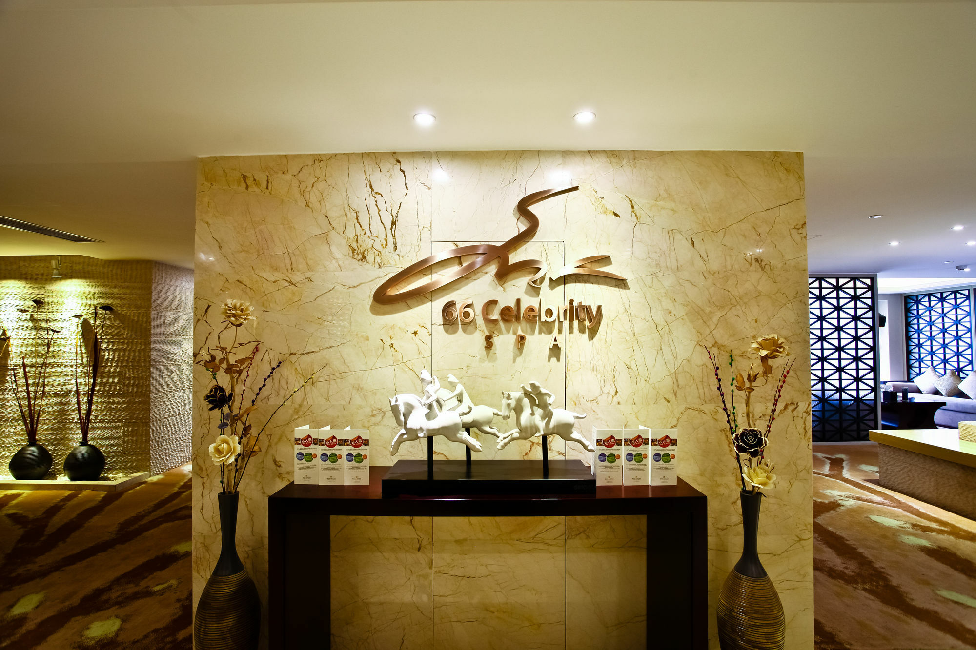 Celebrity Upper Class Hotel Chengdu Exterior photo